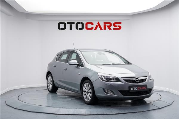 OPEL-ASTRA-2012