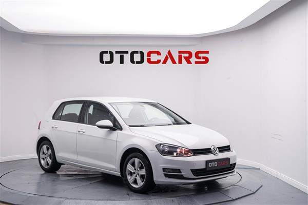 VOLKSWAGEN-GOLF-2015