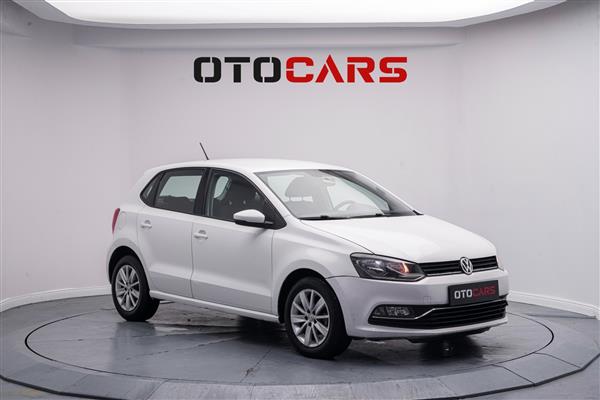 VOLKSWAGEN-POLO-2015