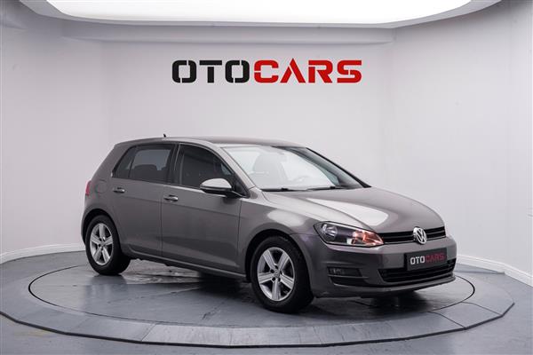 VOLKSWAGEN-GOLF-2017
